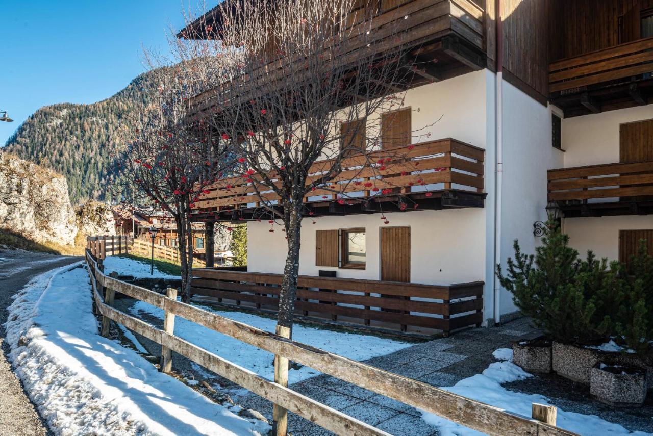 Ciasa Apelli Apartamento Pozza di Fassa Exterior foto